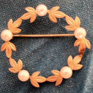 Vintage Florentine 12k Gold and Pearl Wreath Brooch Pin